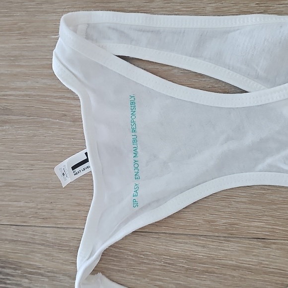 NWOT Malibu Coconut Rum Pineapple Pocket Tank Top - Picture 4 of 5